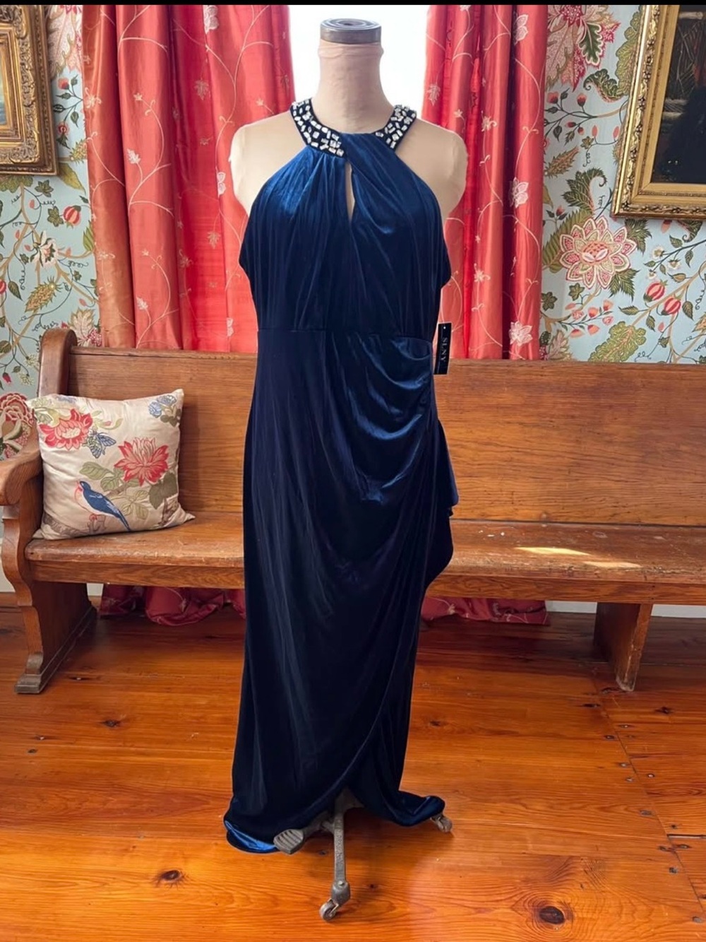 New with Tags Size 18 Navy Blue Velvet Halter Evening Dress MOB Winter Formal